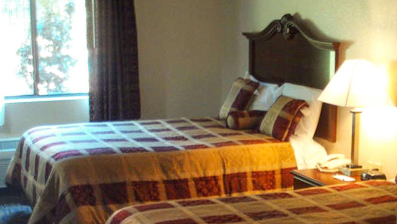 Western Motel Inn And Suites Hazelhurst Hazlehurst Zewnętrze zdjęcie